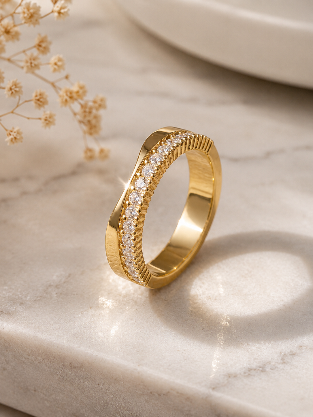 Aurora Curve Band Ring
