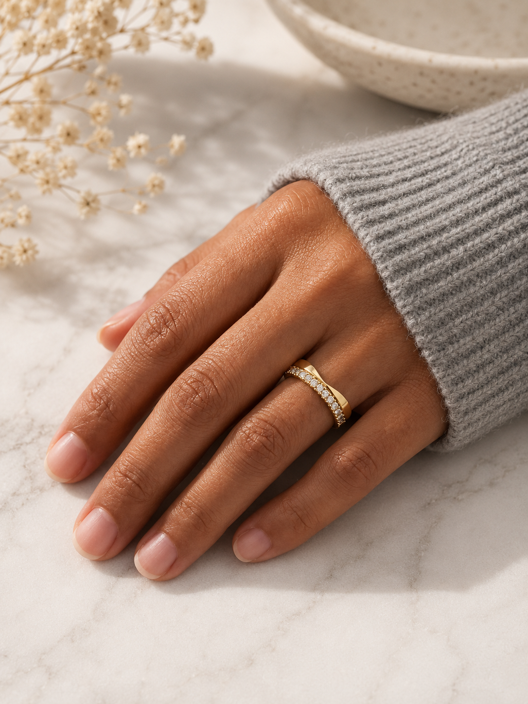 Aurora Curve Band Ring