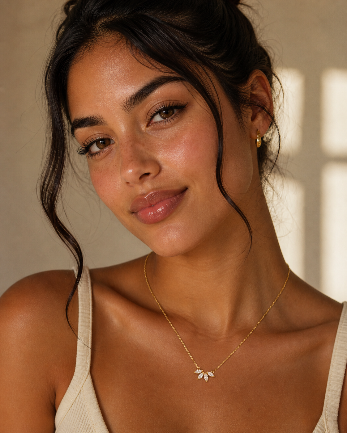 Floralis Crystal Leaf Necklace